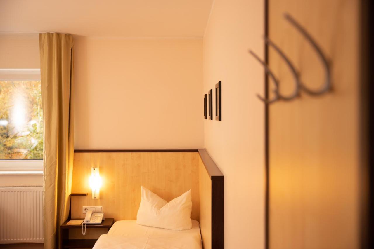 Bergwirtschaft Wilder Mann Hotel Und Restaurant Dresda Exterior foto