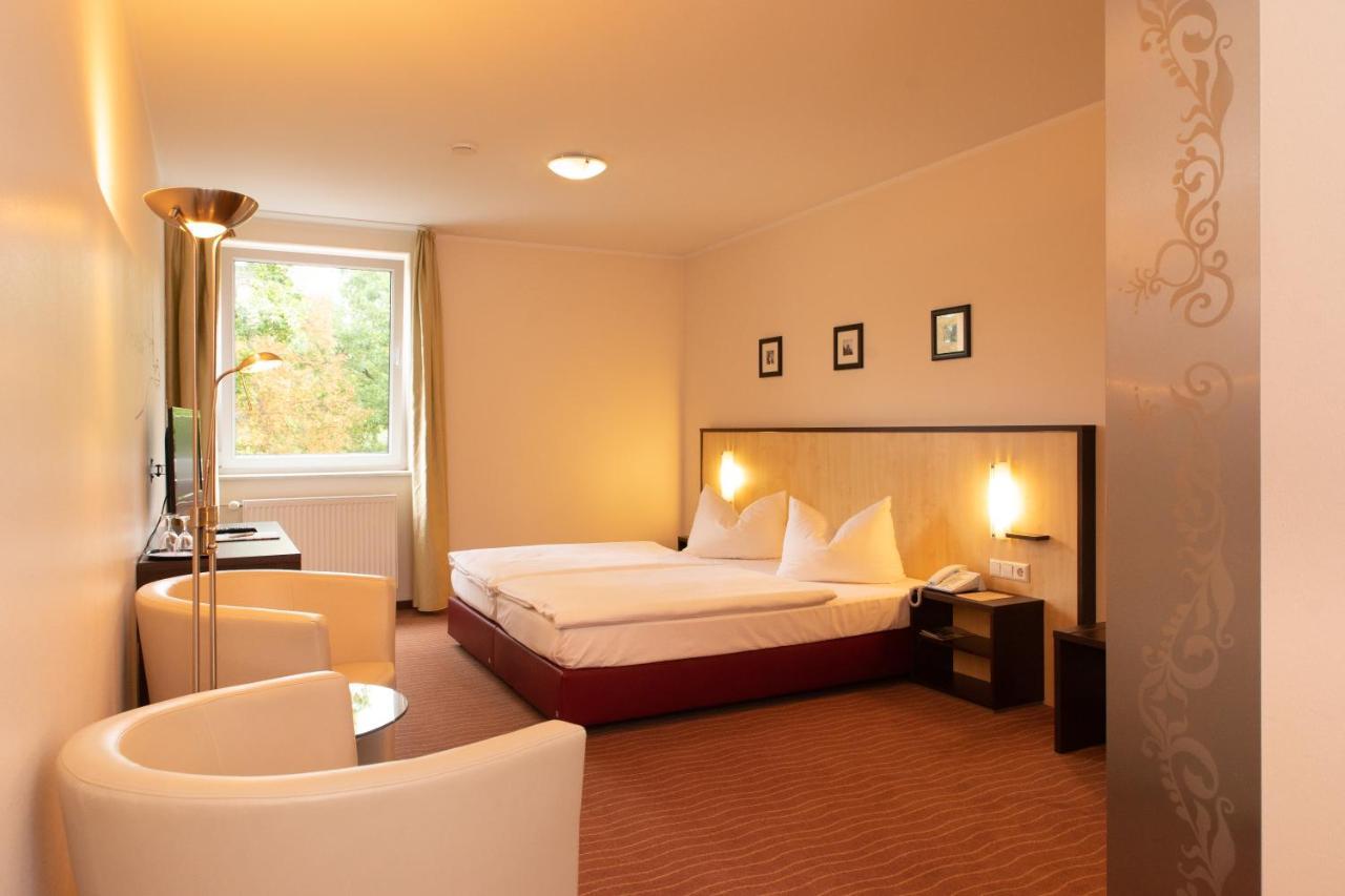 Bergwirtschaft Wilder Mann Hotel Und Restaurant Dresda Exterior foto